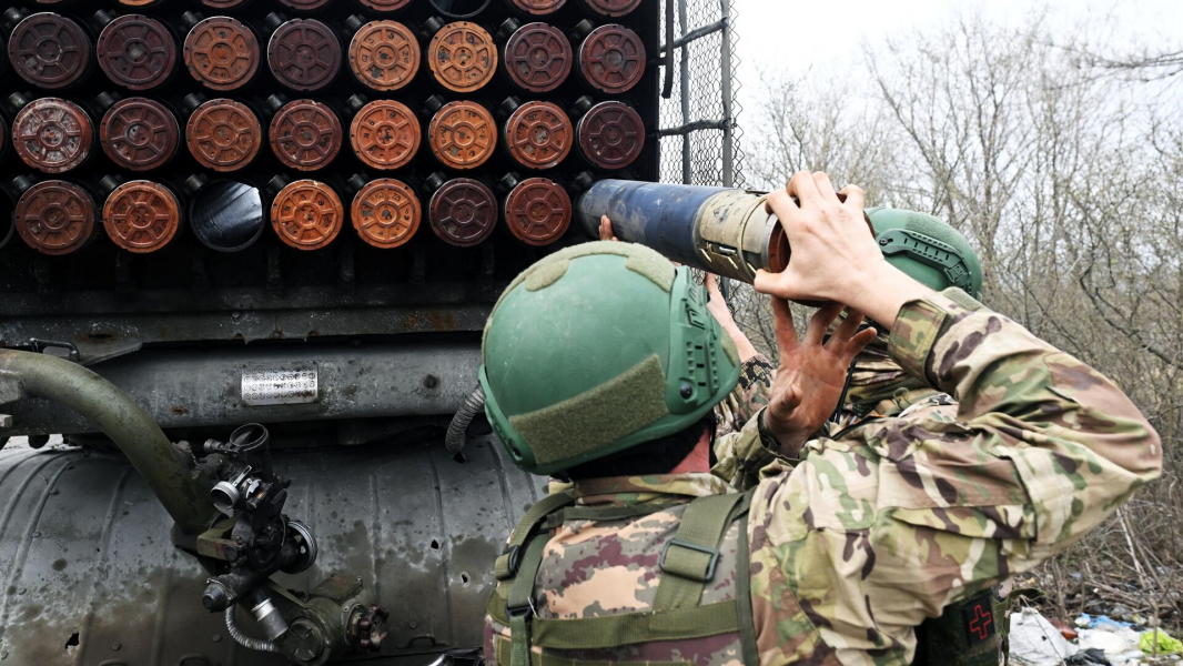 Минобороны: ВСУ на Курском направлении за сутки потеряли до 400 военных Минобороны: ВСУ на Курском направлении за сутки потеряли до 400 военных